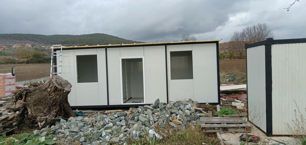 Фургон/контейнер за живеене.