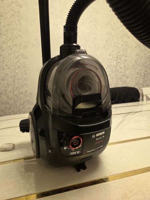 Пылесос BOSCH в хорошему состояние
