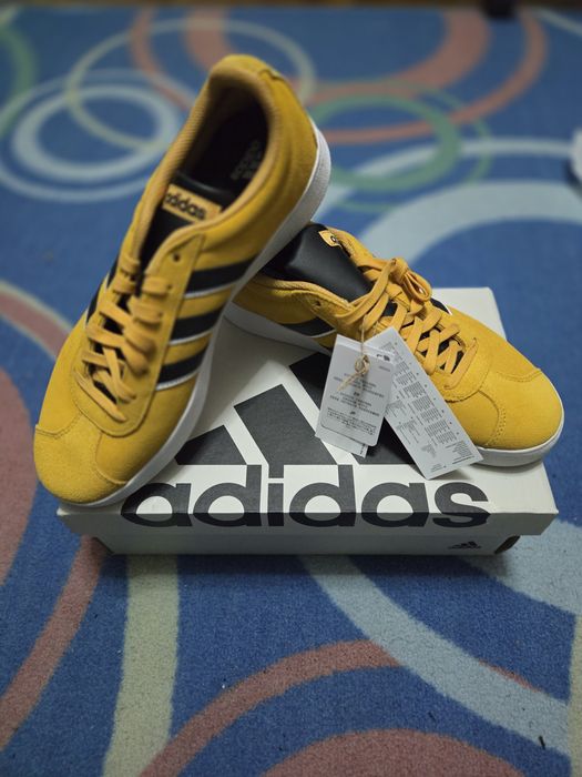 Маратонки Adidas 42 (нови)