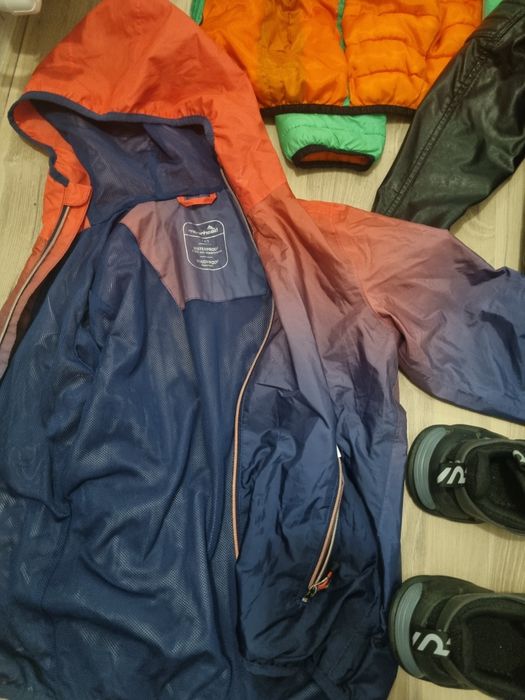 Vând lot geci 134-140cm și pantofi CROSBY eur 34