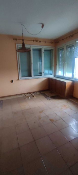 Продава 3-СТАЕН с маза и таван, град Добрич, Свети Георги