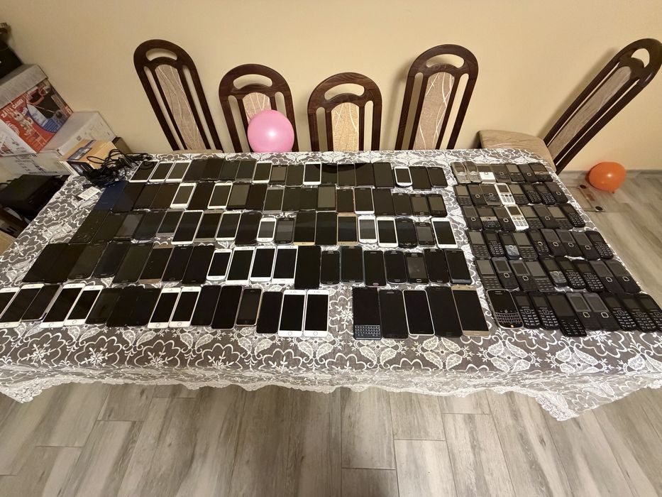 Lot telefoane si tablete 164 de bucati, functionale si cu defecte
