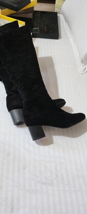 Cizme din piele naturala întoarsă,  purtate o singura data!