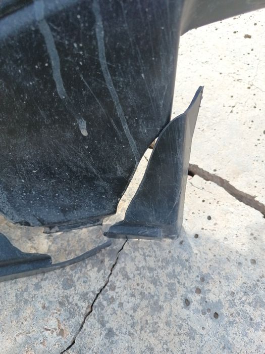 Продам передний бампер Pajerо 4