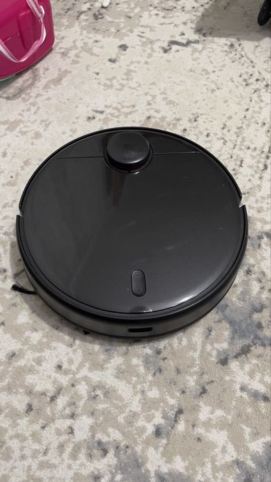Робот пылесос в хорошем состояний