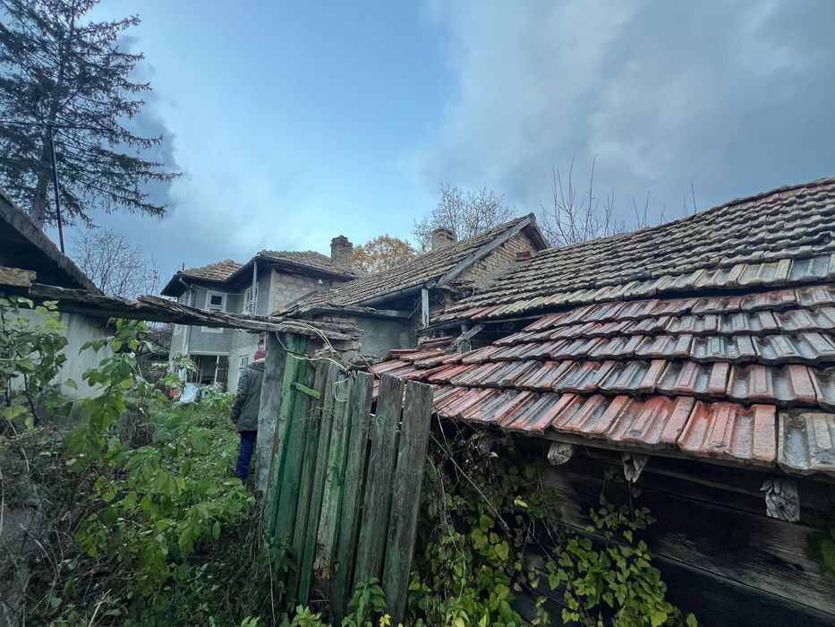 Имот в село Равна