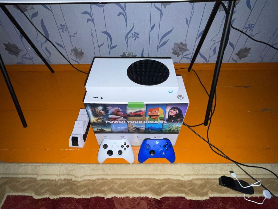 Продам Xbox series s
