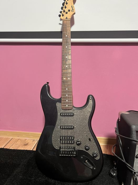 Электрогитара Fender Squier Bullet