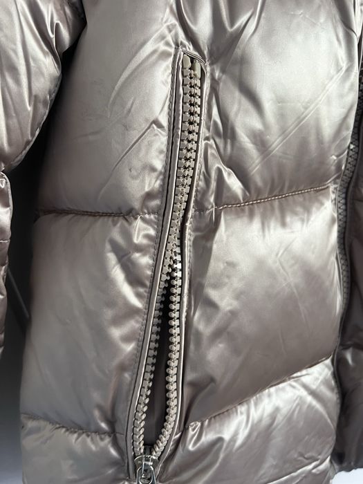 Ново яке златист цвят