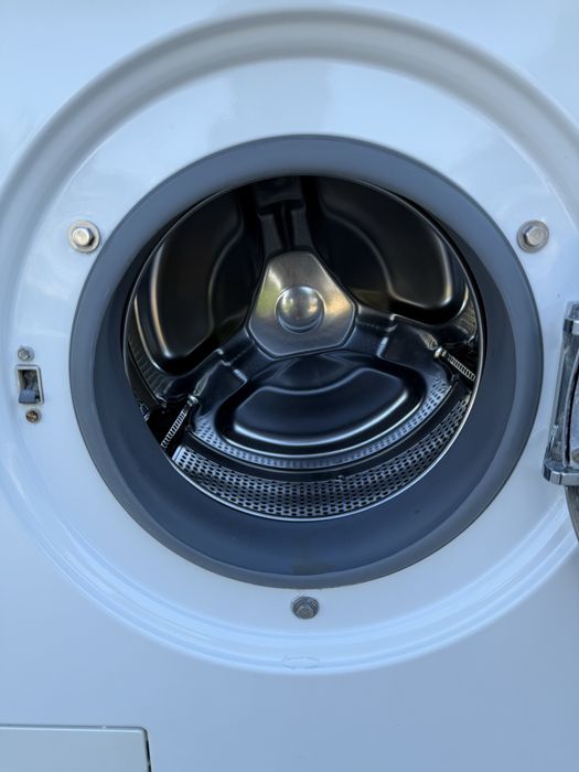 Пералня Миеле W820