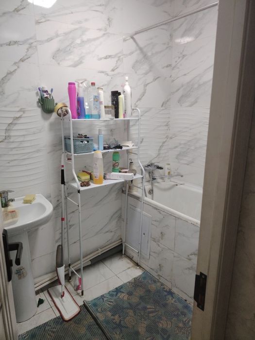 Продаю квартиру массив Курувчи 6В 4 р.й Сергели