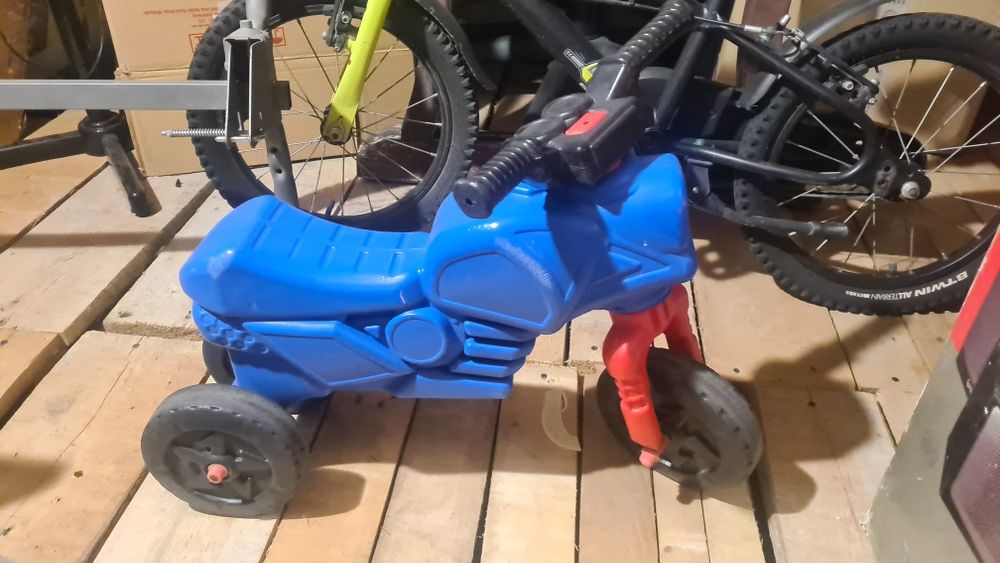Triciclete de plastic pentru copii