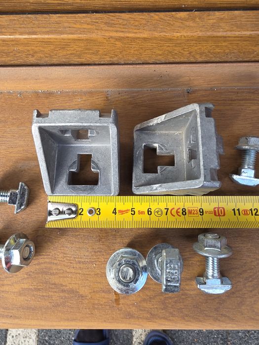 Profile aluminiu 45x45 mm și conectori pentru confecții metalice