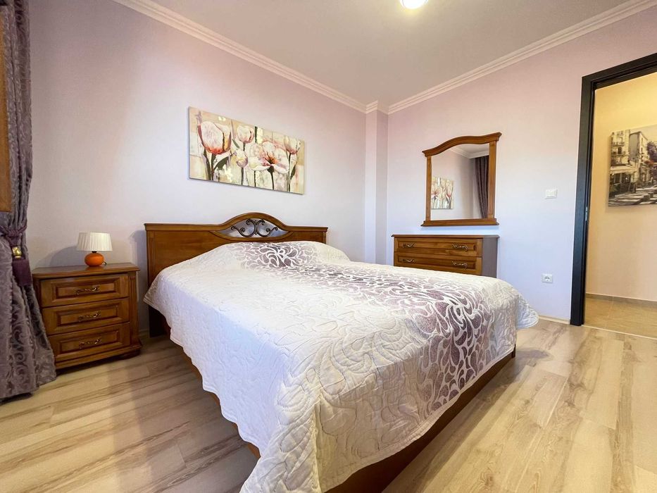 Четиристаен апартамент над яхтено пристанище, Гледка море, Втора линия