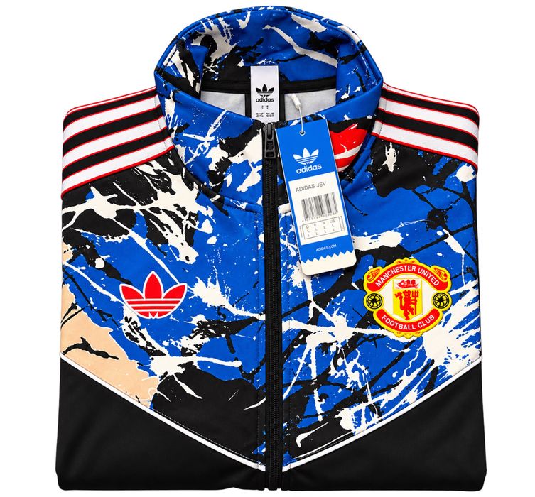 Продавам  комплект Adidas x Manchester United