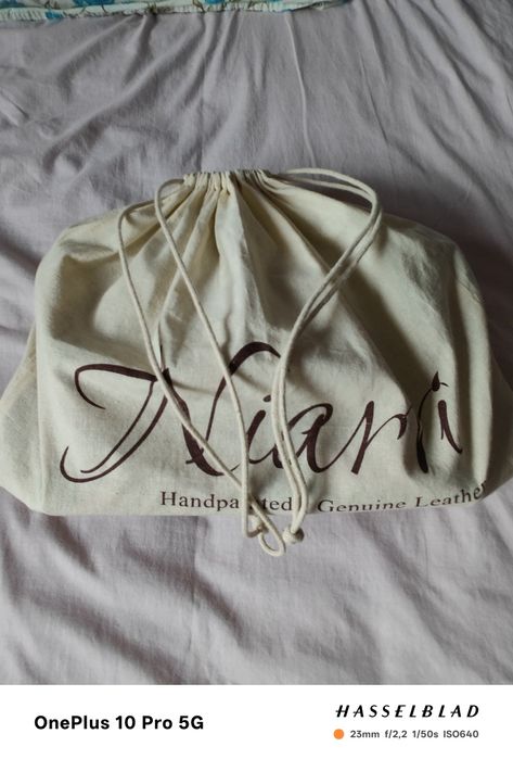 Vând geanta piele naturala pictata manual