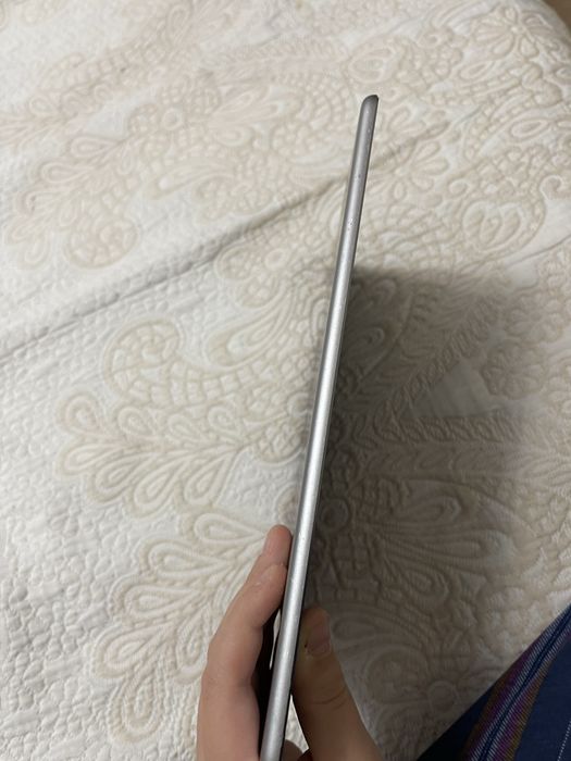 Ipad air 2 128gb на корпусе царапины есть
