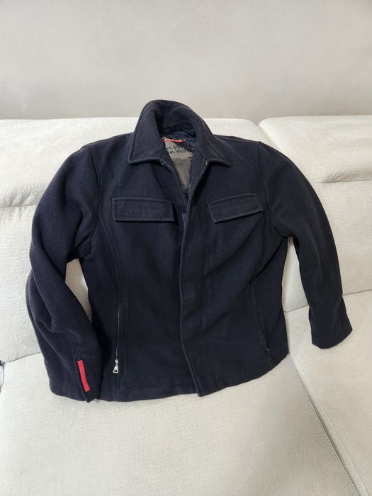 Vind geacă Prada originală