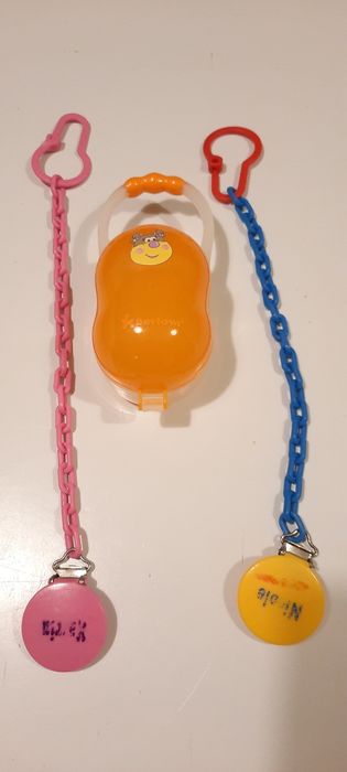 Кутийка и два клипса за биберон