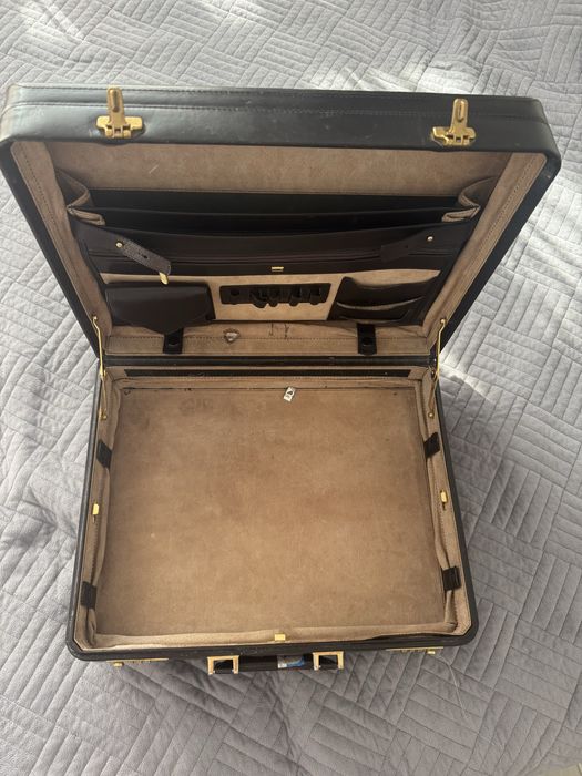 Продаю кейс чемодан PETEK