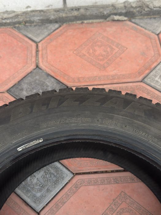 Продам шины Bridgestone 205/55/r16