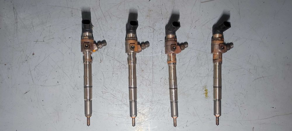 Injector injectoare volkswagen vw 1.6 TDI cay CAYC cod 03l130277b