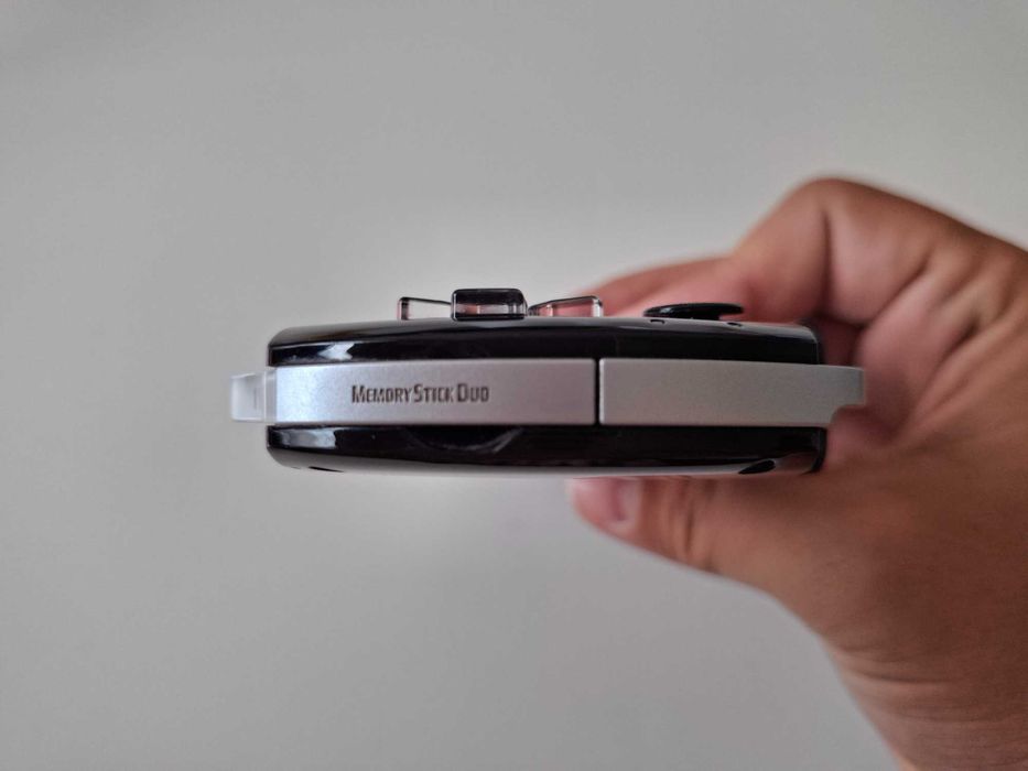 Sony PSP 3000 Playstation Portable - качени много игри