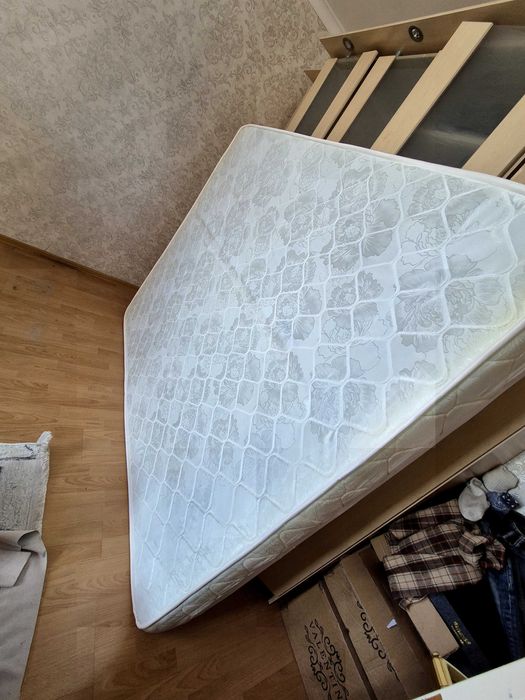 Матрас б/у, кровать б/у