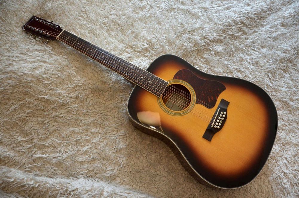 Gitara Sotiladi Tez va Arzon