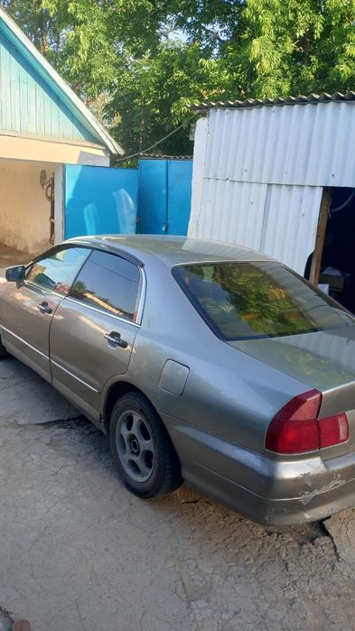 Продаю машину Mitsubishi Diamante