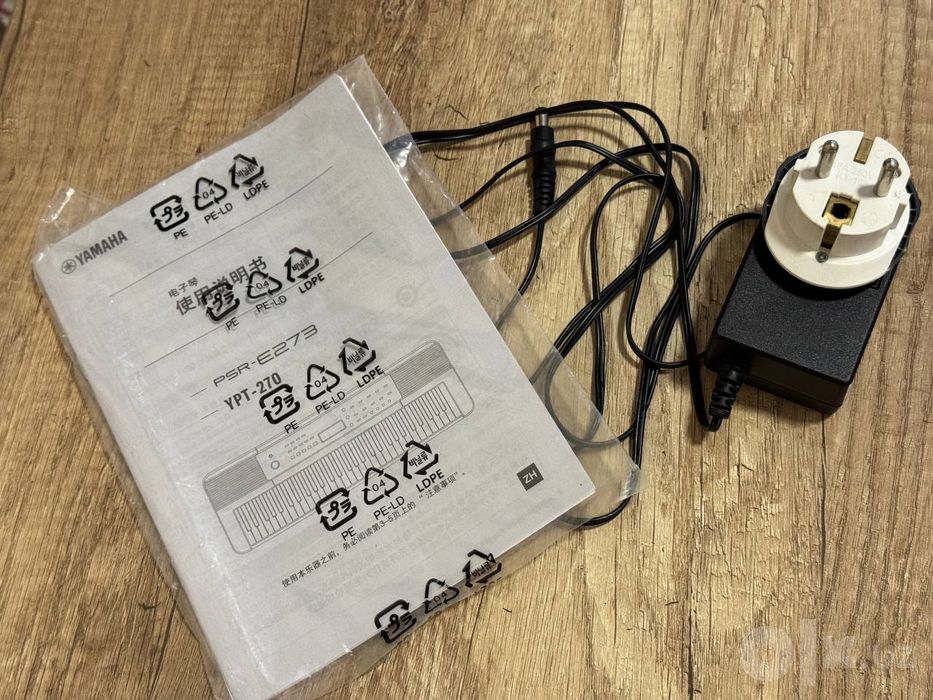 Yamaha PSR-E273 (YPT-270) sintezator