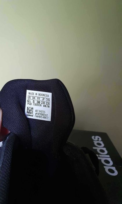 Маратонки Adidas