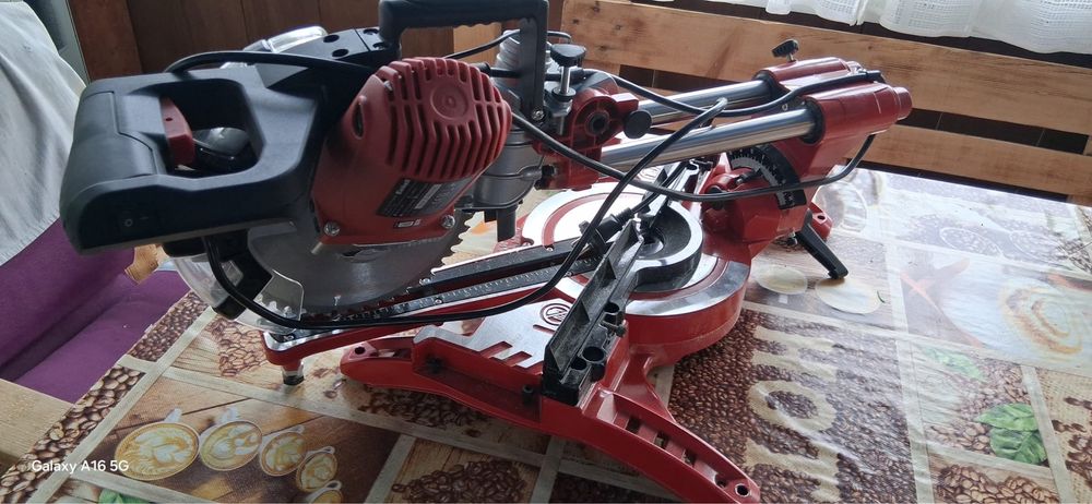 Fierastrau circular pendular