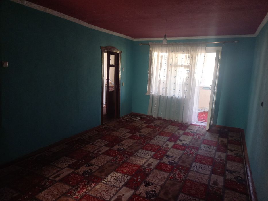 Uy sotiladi 3 xonalik