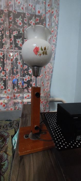 Настольная лампа в отличном состоянии