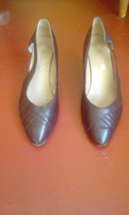 Продаются женские туфли