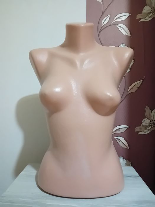 Манекени за дрехи