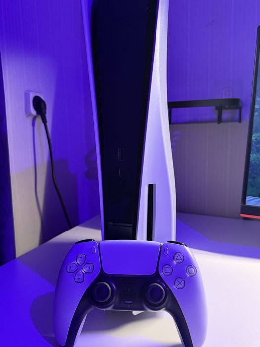 Playstation 5 с дисководом, в идеальном состоянии