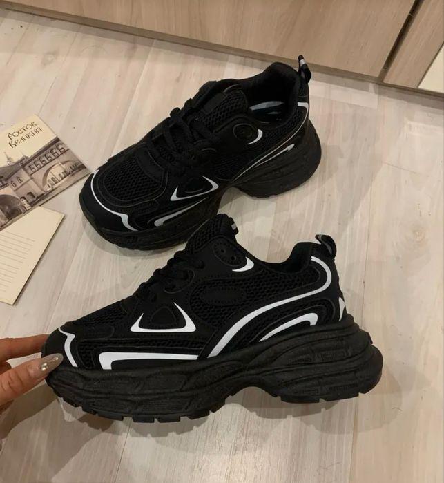 Продам кроссовки (абсолютно новые)