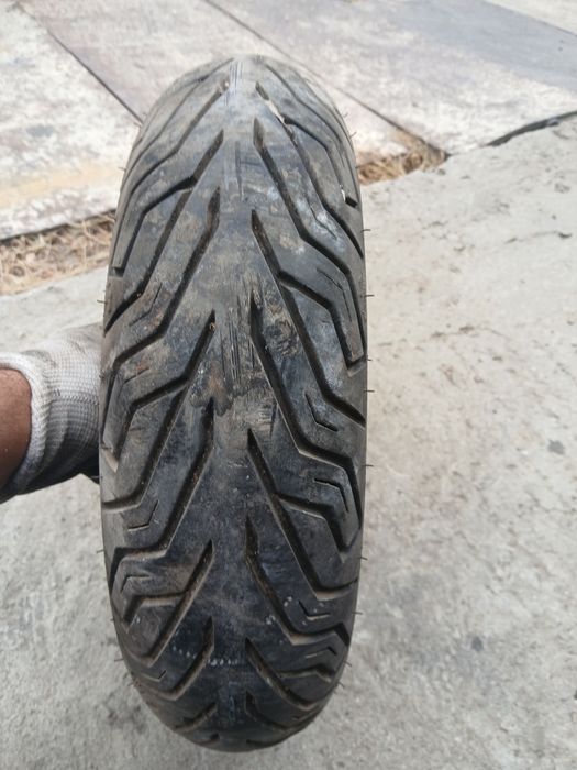 Гума за скутер 130/70/12.  Michelin