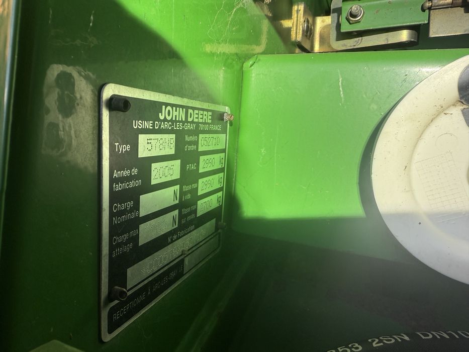 Продам пресс рулонный подборщик John Deere 579