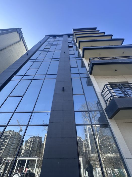 Сдам помещение 8 этажное здание1 этаж Яккасарай400м2