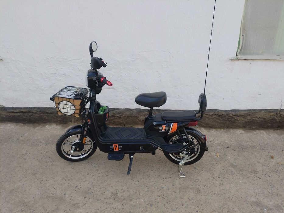 Электронние мопед