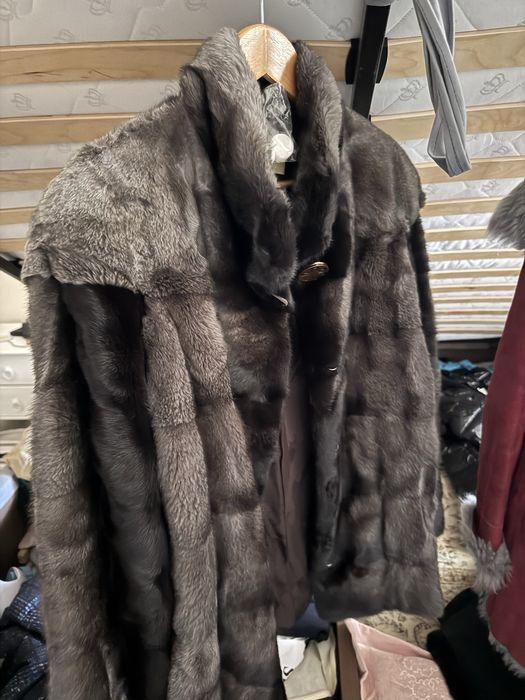 Норковую шубу продам