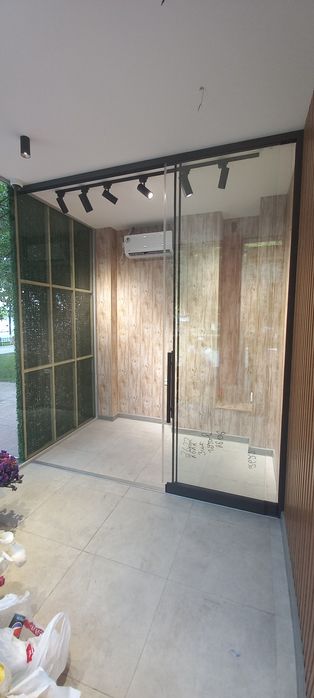 Душевые кабины и стеклянные перегородки