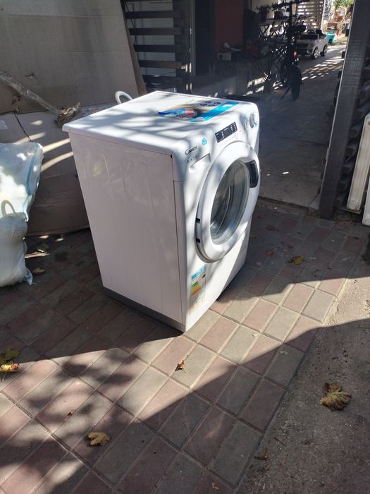 Vând 2 mașini de spălat.