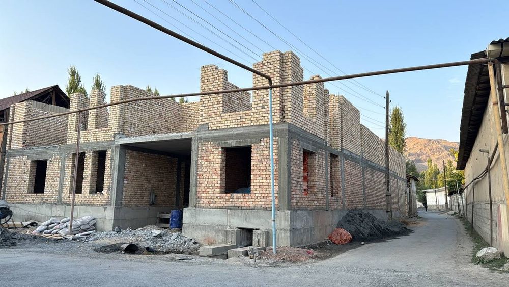 Gʻisht shlakabulok padrashivka shkaturka krisha asfalt bruschatka