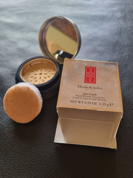 Pudra fond de ten Elizabeth Arden, Mineral Powder