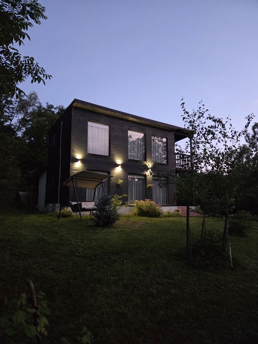 Casa cu doua apartamente