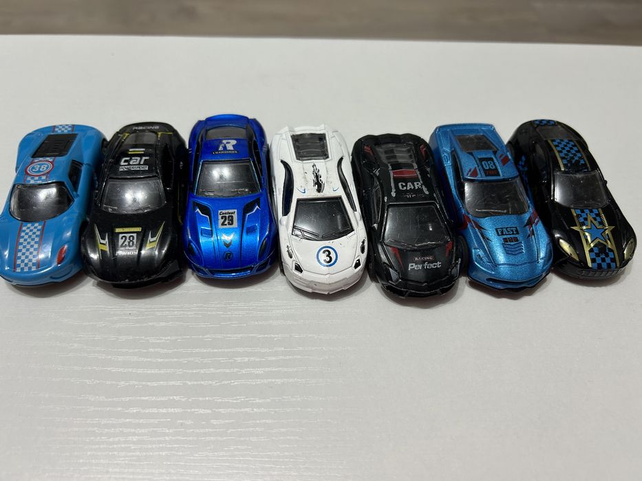 Masinute de metal baietel